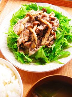 ☺簡単♪豚肉としめじのゆかり炒め☺-レシピのメイン写真