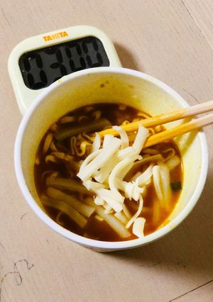 カレーチーズカップラーメン 裏技-レシピのメイン写真