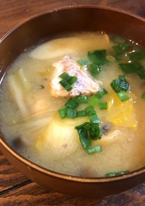 旨味たっぷり♡サバ缶とキムチのお味噌汁-レシピのメイン写真