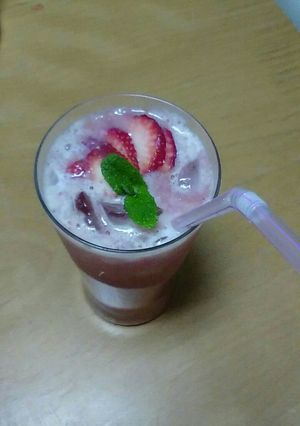 ピーチ&ライチティーの苺ジュース-レシピのメイン写真