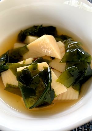 優しい味が染みる!筍とワカメの煮物-レシピのメイン写真
