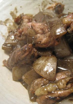 簡単!鶏とたまねぎの黒胡麻ポン酢炒め-レシピのメイン写真