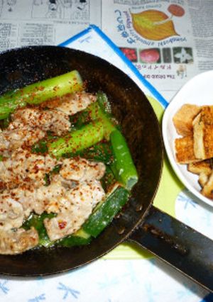 豚ロース薄切り肉＋九条ネギのアヒージョ炒-レシピのメイン写真