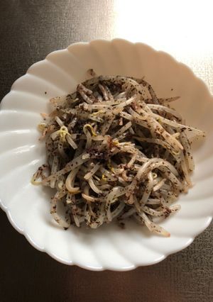 簡単、超早！レンジでモヤシのゆかり和え。-レシピのメイン写真