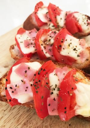 簡単トマトチーズバケット-レシピのメイン写真