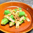オクラとベーコンのカレー炒め。