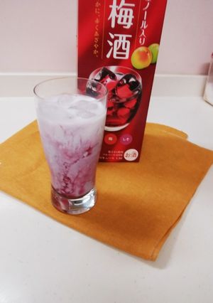 赤梅酒のミルク割美味しく-レシピのメイン写真