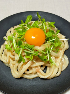 パスタソースと黄身でコクうま明太うどん-レシピのメイン写真