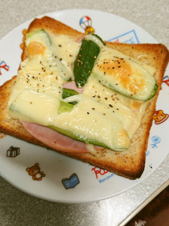 ★ハムときゅうりとチーズのトースト-レシピのメイン写真