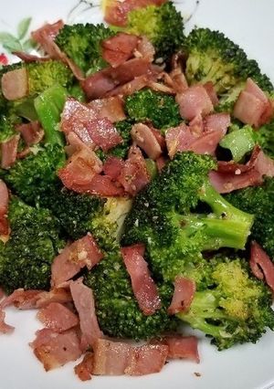 香ばしいブロッコリとベーコンの大蒜炒め-レシピのメイン写真