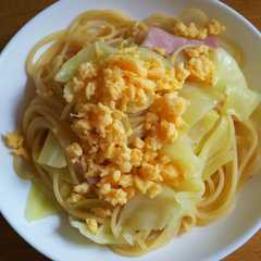 รูปของ 入り卵のせキャベツパスタ