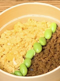 鶏そぼろと卵そぼろ(炒り卵)-レシピのメイン写真