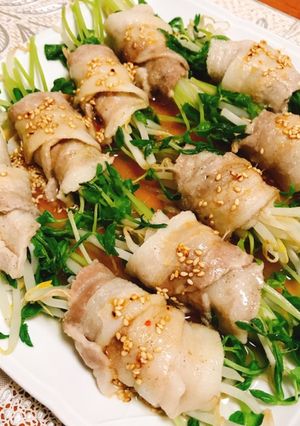 電子レンジで簡単☆豆苗もやしの豚バラ巻き-レシピのメイン写真