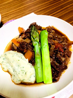牛薄切り肉の赤ワイン煮込み【洋風牛丼】-レシピのメイン写真