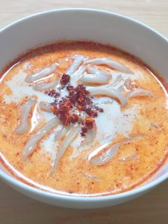 簡単◇食べるラー油のミルクうどん-レシピのメイン写真