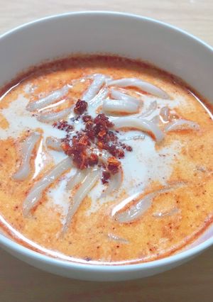 簡単◇食べるラー油のミルクうどん-レシピのメイン写真