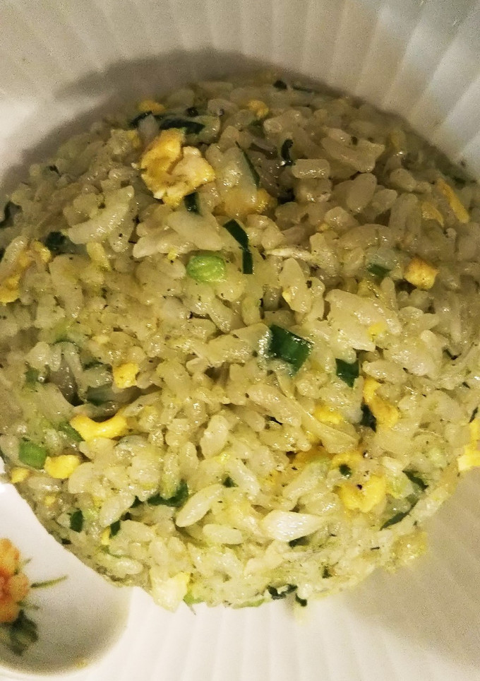 ニラ、ほうれん草⭐️翡翠炒飯-レシピのメイン写真