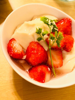 苺 豆乳杏仁豆腐 ヘルシー有機QCいちご-レシピのメイン写真