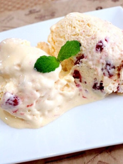 濃厚ストロベリーチーズアイスクリーム-レシピのメイン写真