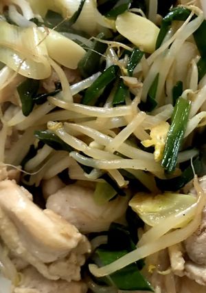 大学生の男飯、鳥モモ肉と野菜炒め-レシピのメイン写真