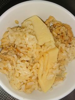 旬を味わうタケノコの炊き込みご飯-レシピのメイン写真