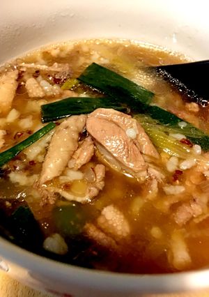 鶏もも肉の韓国風？お米入スープ-レシピのメイン写真