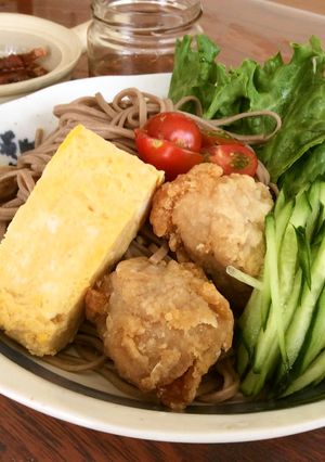 鮭中骨缶のサラダ蕎麦-レシピのメイン写真