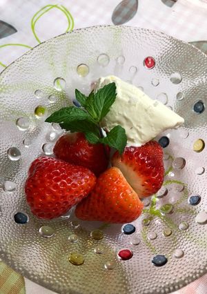 いっしょに食べよっ♡塩バニラいちご-レシピのメイン写真