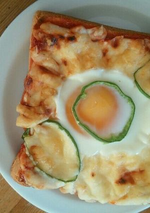 とろ〜りチーズの目玉トースト-レシピのメイン写真