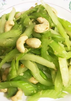 セロリとカシュウナッツの炒め物-レシピのメイン写真