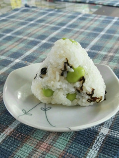 枝豆チーズ&塩昆布おにぎり-レシピのメイン写真