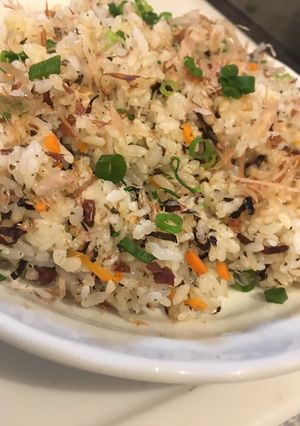 簡単 カリカリ梅と塩昆布チャーハン-レシピのメイン写真