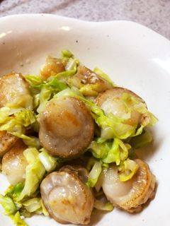 ベビーホタテとキャベツの塩麹炒め♬-レシピのメイン写真