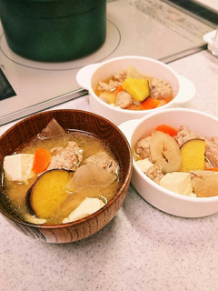 鶏モモつくね入りズボラな具沢山お味噌汁♡-レシピのメイン写真