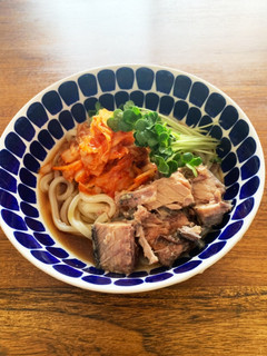 ズボラ飯!キムチと鯖缶のぶっかけうどん-レシピのメイン写真