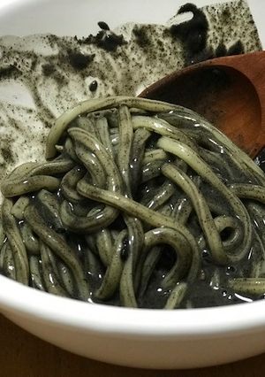シメのちゃんぽんで黒胡麻麺！-レシピのメイン写真