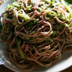 รูปของ 乾麺で♪ソバサラダ