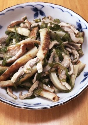 めかぶと豚肉のドレッシング炒め-レシピのメイン写真