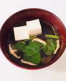 白はんぺんと三つ葉のお吸い物