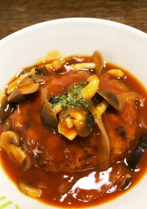 ハヤシルウで簡単煮込みハンバーグ-レシピのメイン写真