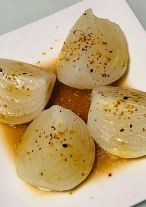 新玉葱のレンジ蒸し七味めんつゆバター-レシピのメイン写真