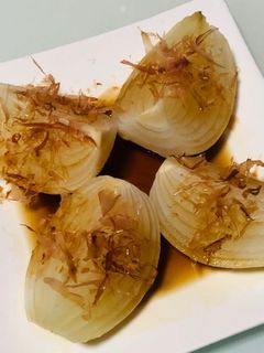簡単☆新玉葱のレンジ蒸し鰹節ごま油ぽん酢-レシピのメイン写真