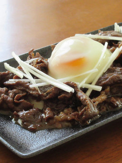牛こま切れ肉のすき焼きソテー 半熟卵添え-レシピのメイン写真