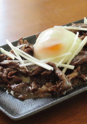 牛こま切れ肉のすき焼きソテー　半熟卵添え-レシピのメイン写真