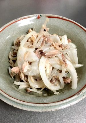 新玉ねぎとさばの水煮缶で簡単サラダ-レシピのメイン写真