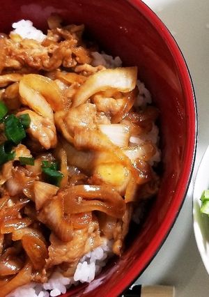 ヨシダソースで簡単⭐豚のスタミナ丼！-レシピのメイン写真