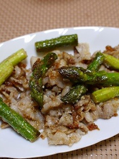 グリーンアスパラガスと豚肉ごま風炒め-レシピのメイン写真
