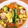 腸まで届く鶏とレタス・キュウリの梅玉炒め