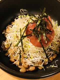毎日の納豆●スプラウト&梅干しのサラダ風-レシピのメイン写真