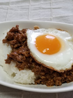 ☆ピリ辛肉味噌で❣️ロコモコ風丼☆-レシピのメイン写真